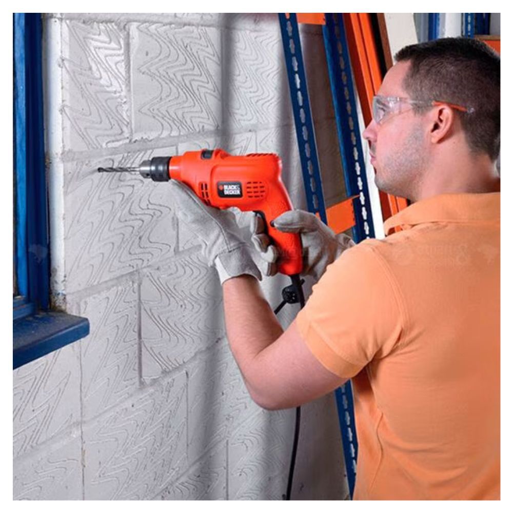 Furadeira Elétrica de Impacto TM500 de 560W 3/8" (10mm) Black+Decker