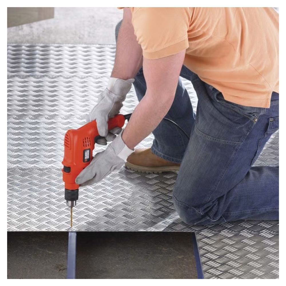 Furadeira Elétrica de Impacto TM500 de 560W 3/8" (10mm) Black+Decker